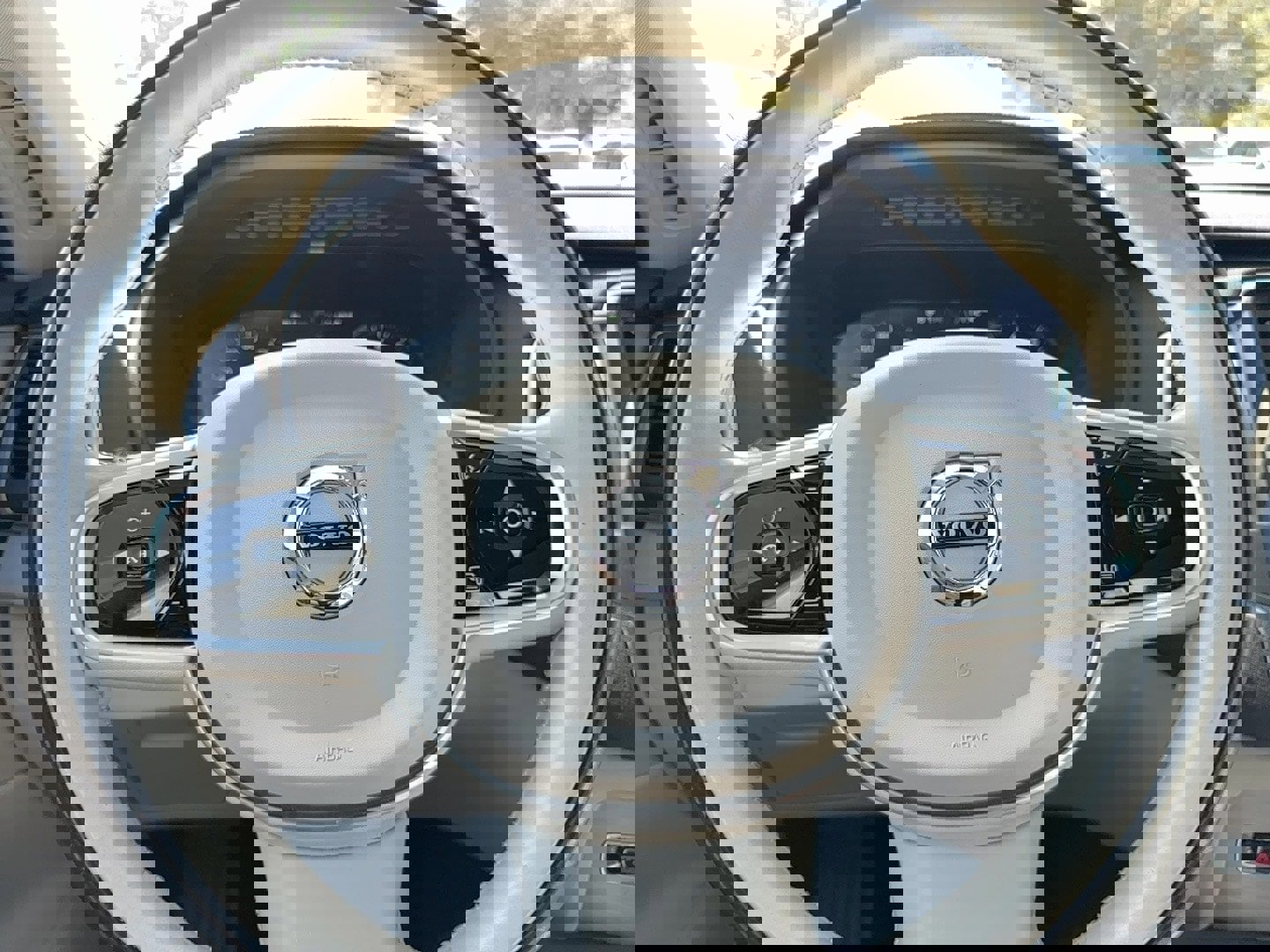 Used 2021 Volvo XC90 T5 Momentum w/ Protection Package Premier image 17