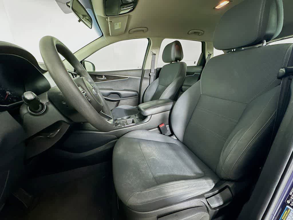 Used 2016 Kia Sorento LX image 12