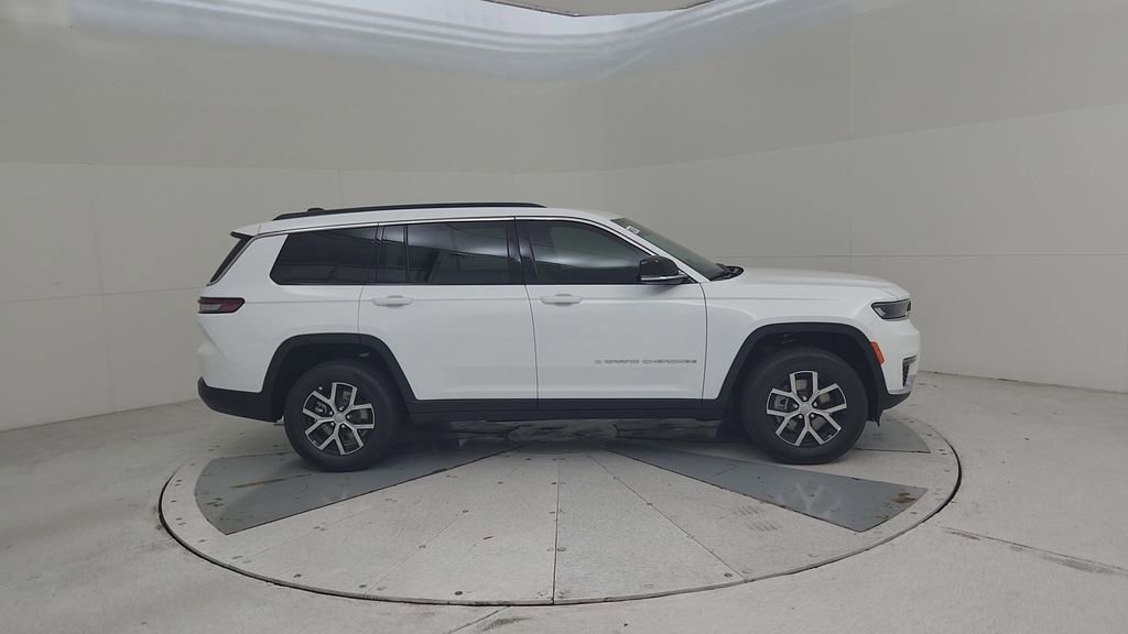 New 2025 Jeep Grand Cherokee L Limited w/ Trailer Tow Package image 17