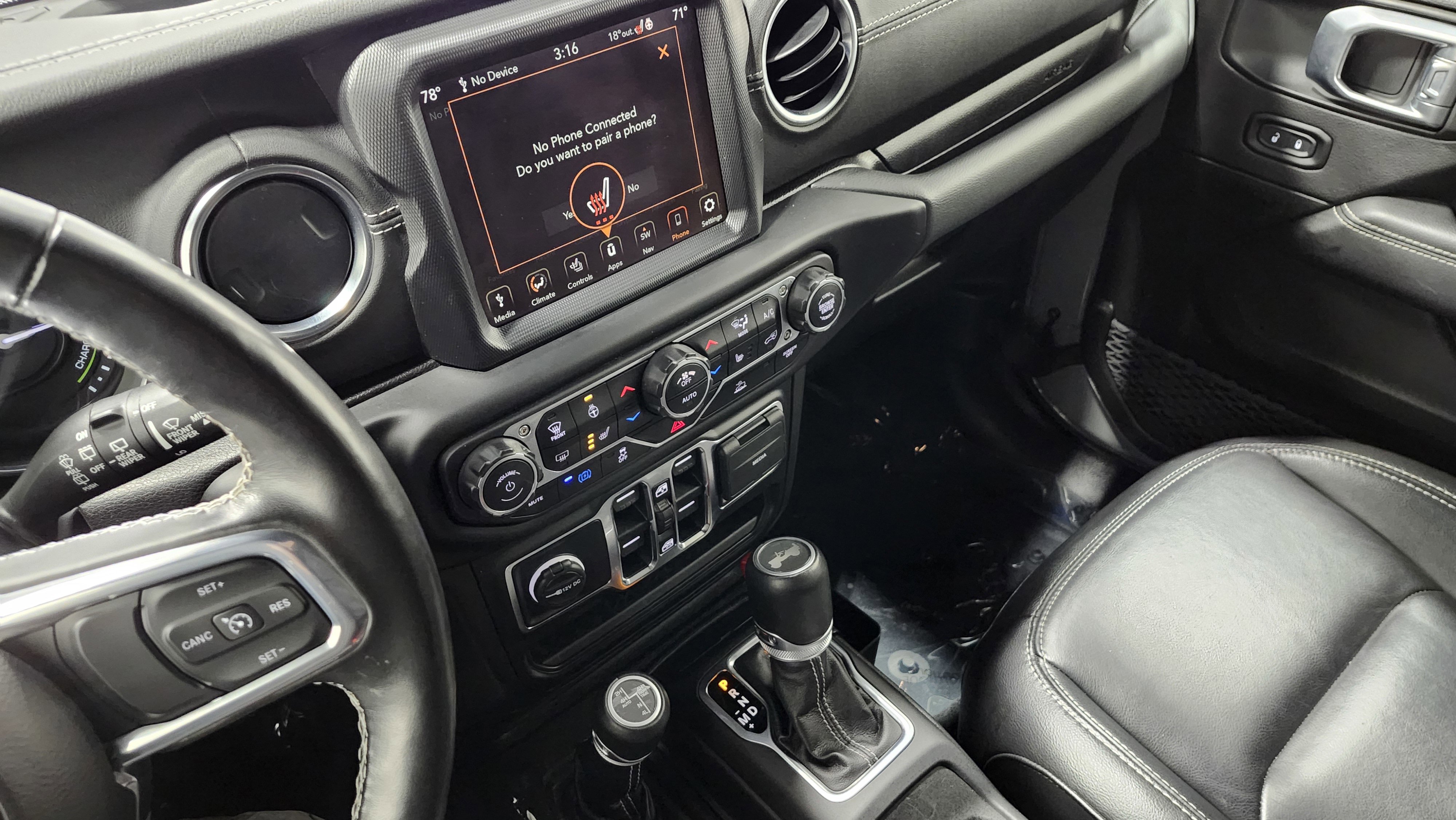 Used 2022 Jeep Wrangler Unlimited Sahara w/ Cold Weather Group image 29