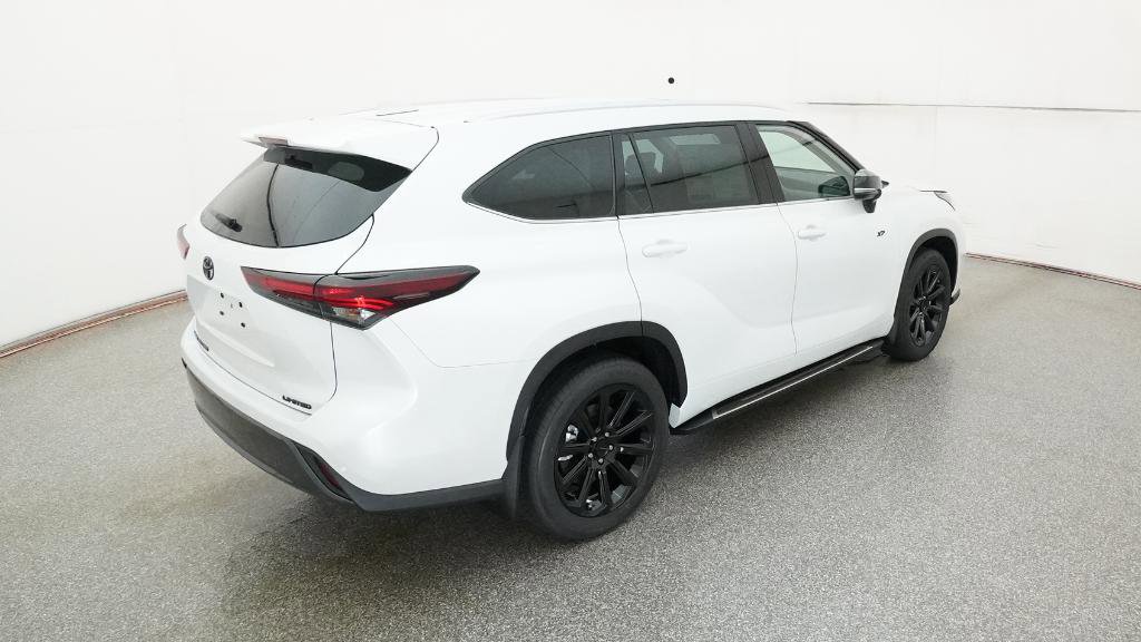 New 2025 Toyota Highlander Limited image 22