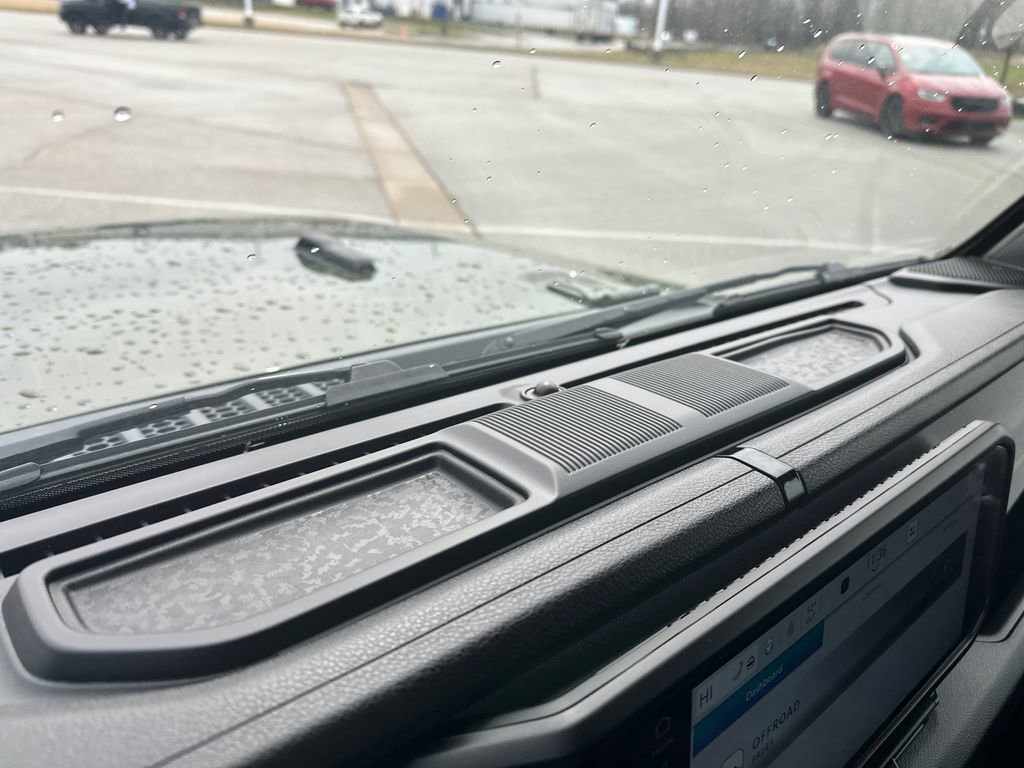 Used 2024 Jeep Gladiator Sport image 11