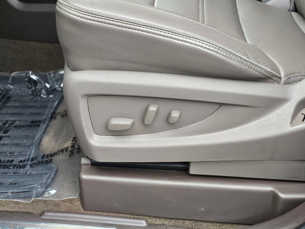 Used 2016 GMC Yukon XL Denali w/ Open Road Package image 28