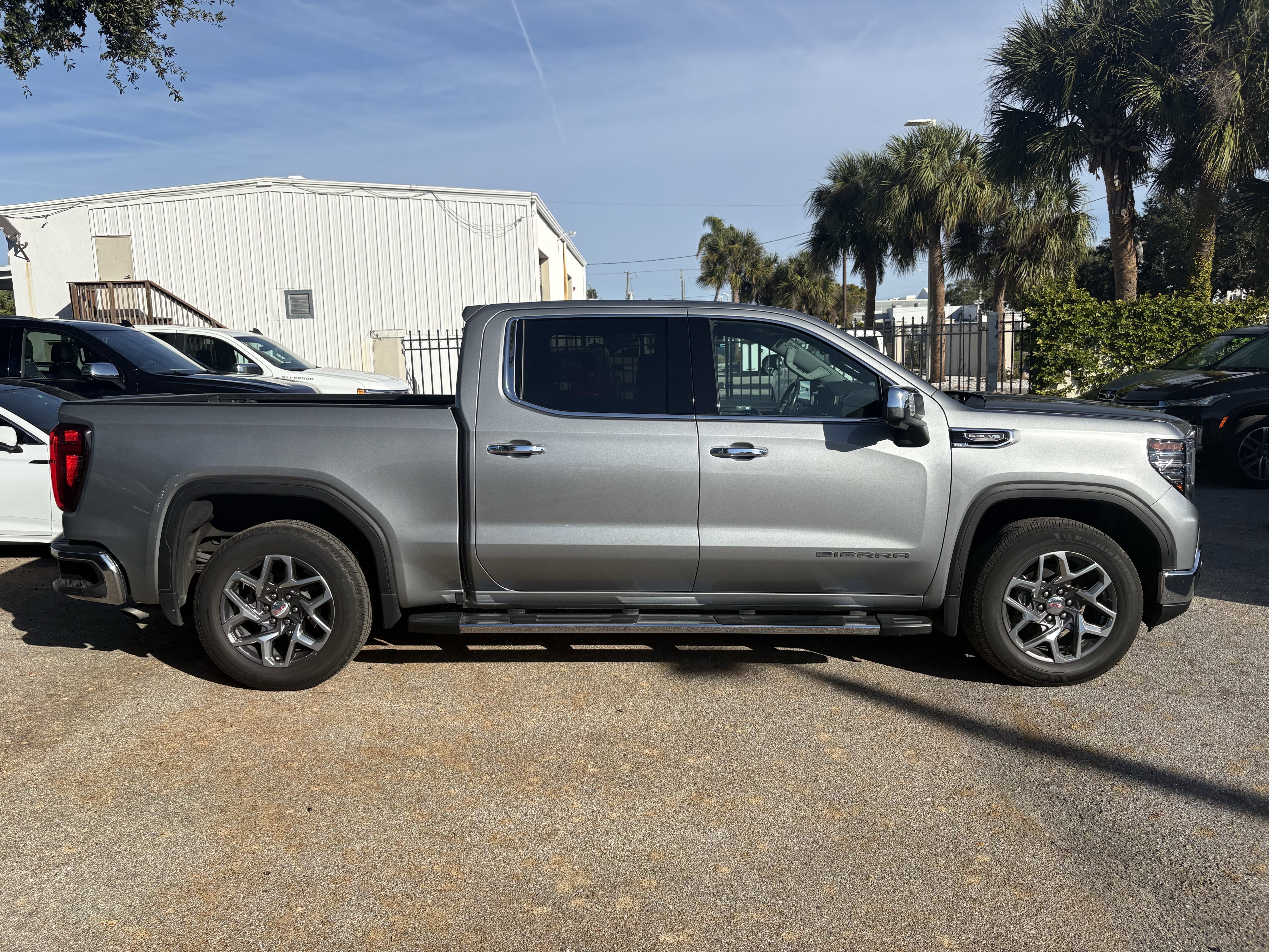 Used 2023 GMC Sierra 1500 SLT w/ SLT Premium Plus Package image 7