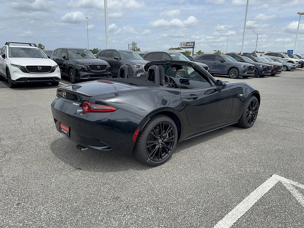New 2026 MAZDA MX-5 Miata Club w/ Weather Package RWD image 5