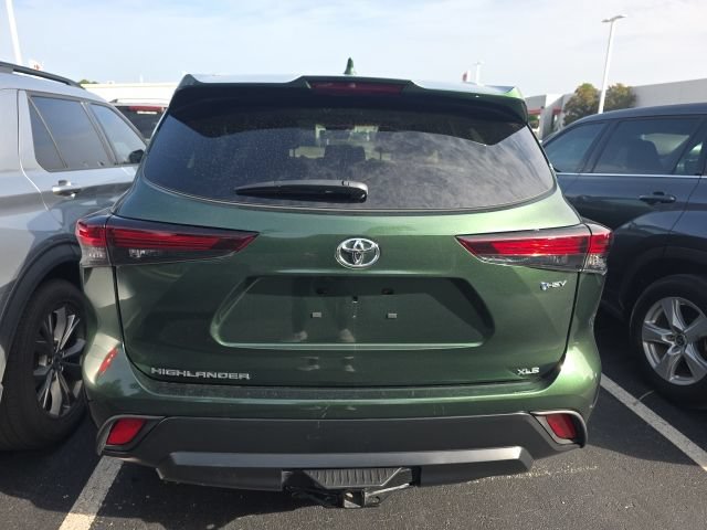 Used 2025 Toyota Highlander XLE AWD/4WD image 6