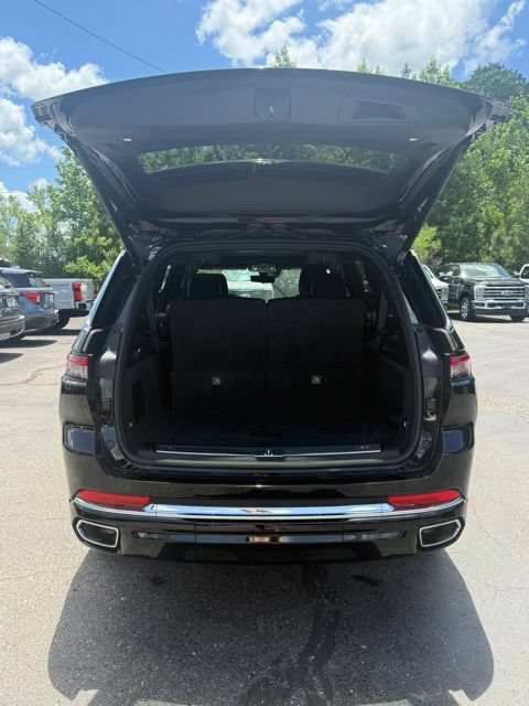 New 2025 Jeep Grand Cherokee L Overland w/ Advanced Protech Group III AWD/4WD image 9