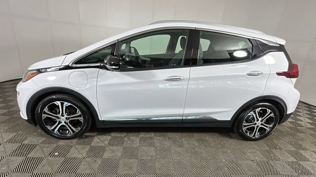 Used 2020 Chevrolet Bolt Premier w/ Infotainment Package FWD image 5