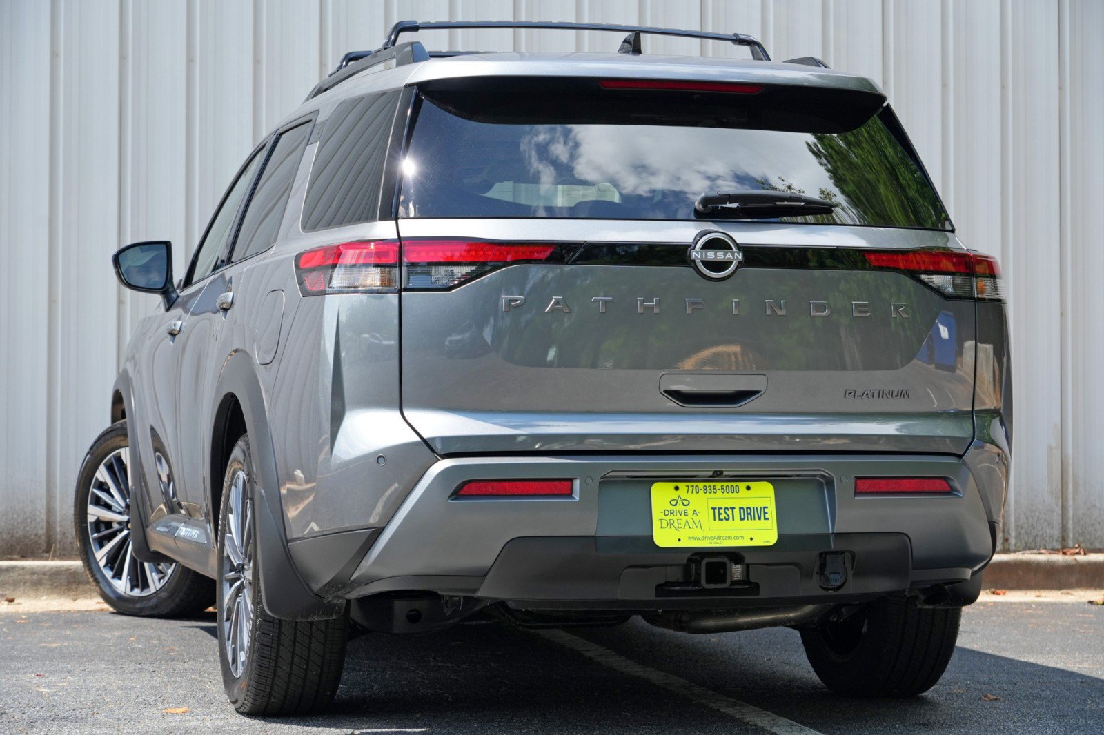 Used 2026 Nissan Pathfinder Platinum FWD image 6