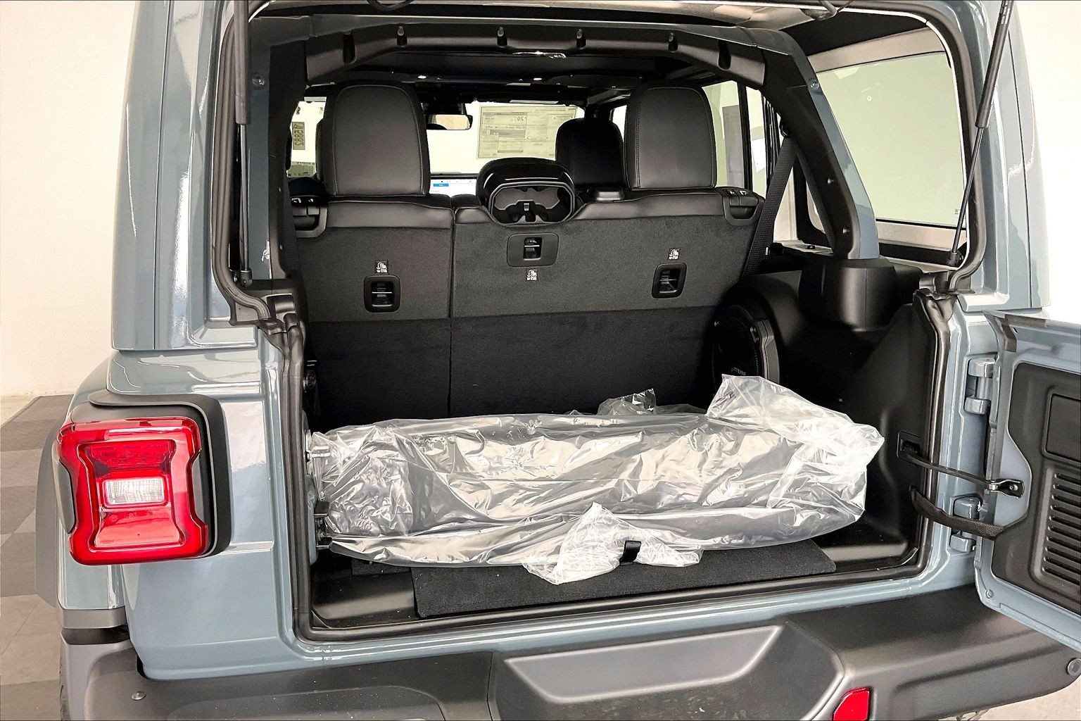 New 2026 Jeep Wrangler Unlimited Rubicon AWD/4WD image 11