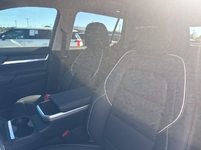 Used 2026 GMC Terrain Denali w/ LPO, Floor Liner Package AWD/4WD image 13