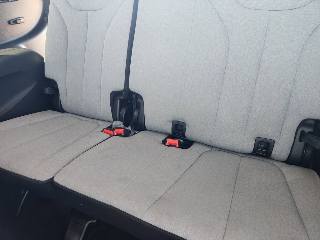 Used 2024 Hyundai Palisade SE image 30