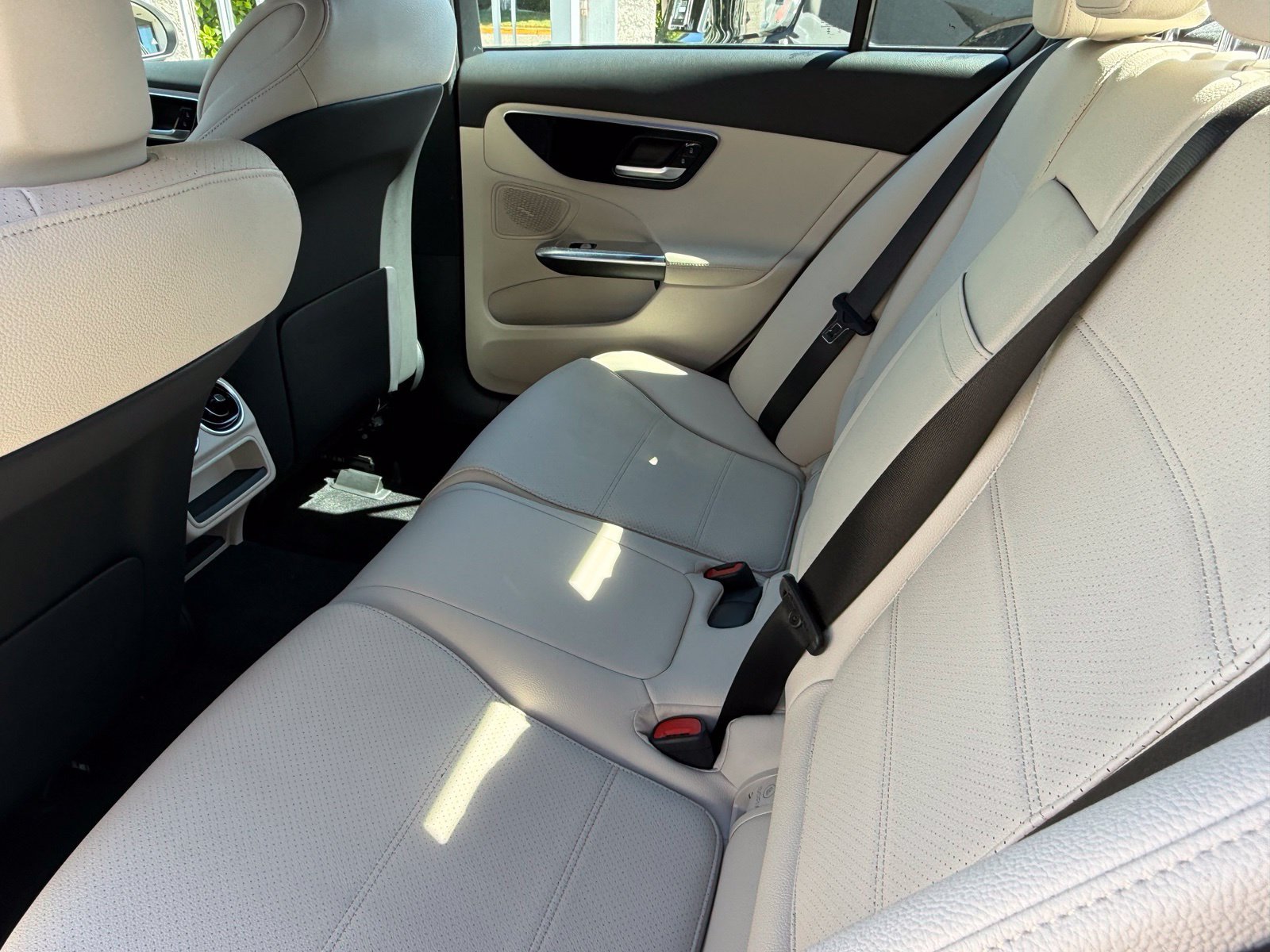 Used 2024 Mercedes-Benz C 300 Sedan image 41