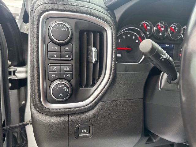 Used 2022 Chevrolet Silverado 2500 LT w/ Convenience Package image 19