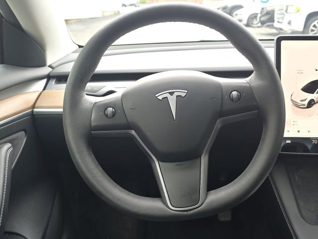 Used 2023 Tesla Model 3 Standard Range image 12
