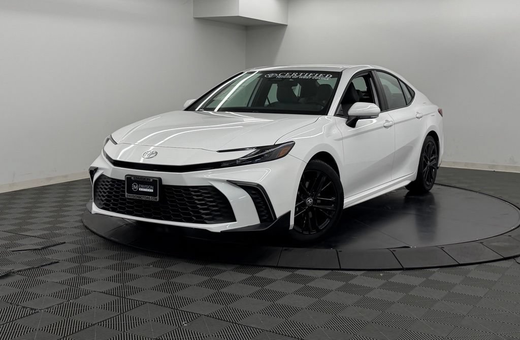 Used 2026 Toyota Camry SE FWD image 3