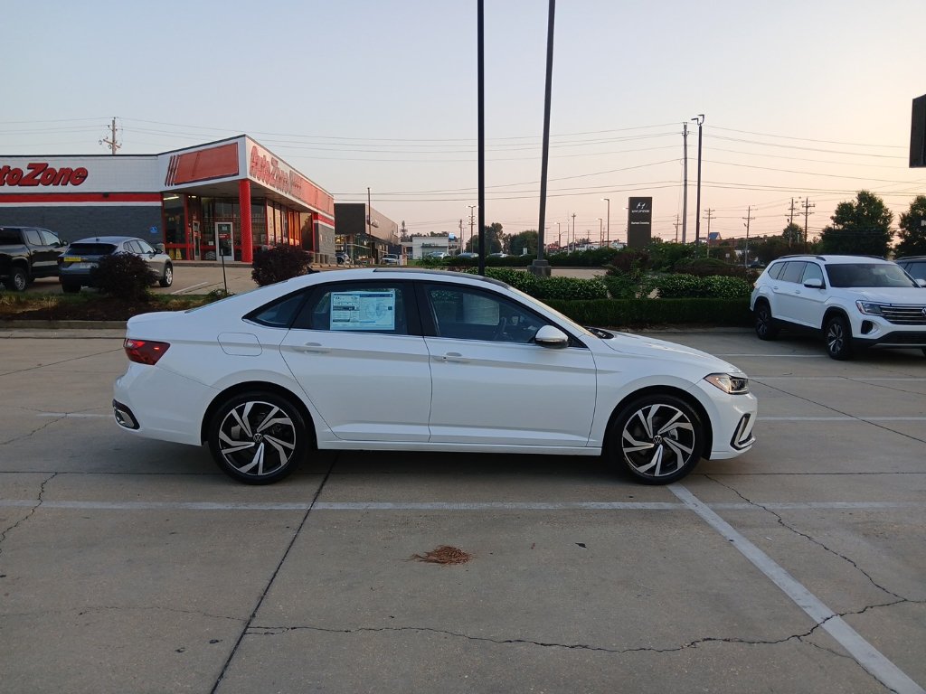 New 2027 Volkswagen Jetta SEL FWD image 8