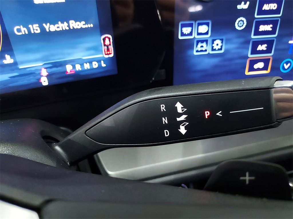 Used 2025 Chevrolet Traverse LT w/ Midnight/Sport Edition image 25