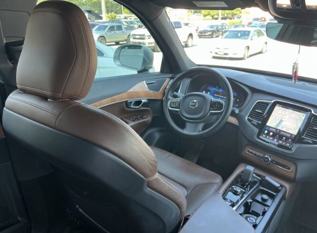 Used 2023 Volvo XC90 B5 Plus w/ Protection Package Premier AWD/4WD image 11