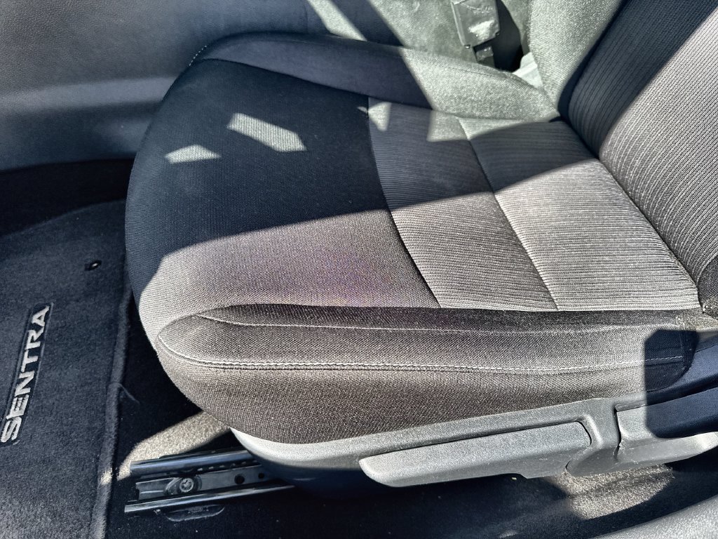 Used 2022 Nissan Sentra SV FWD image 25