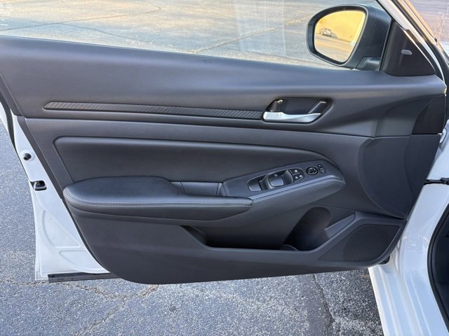 Used 2025 Nissan Altima 2.5 SV image 20