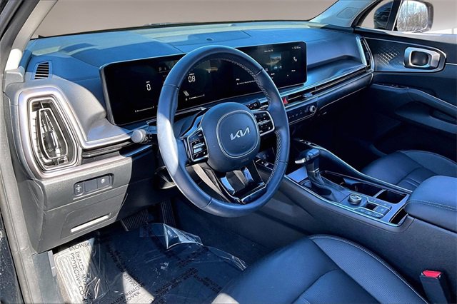 Used 2025 Kia Sorento S image 17