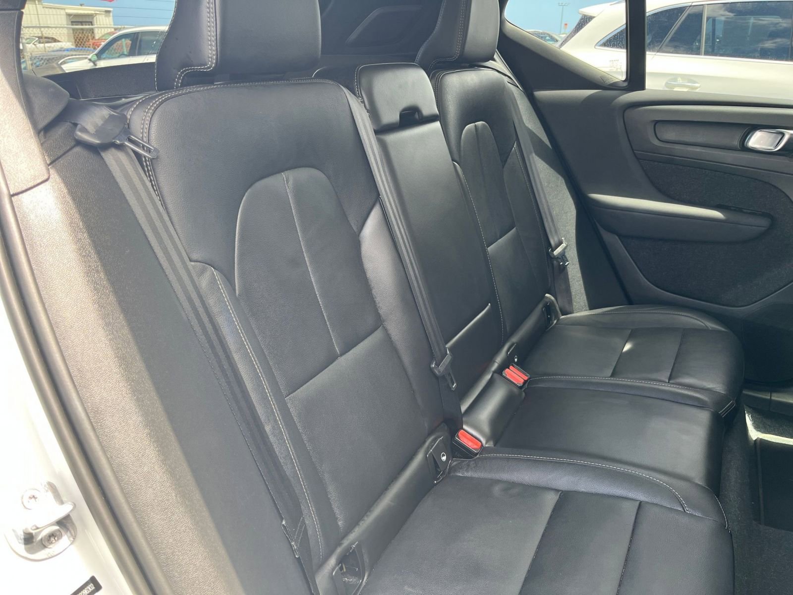 Used 2024 Volvo XC40 B5 Core AWD/4WD image 40