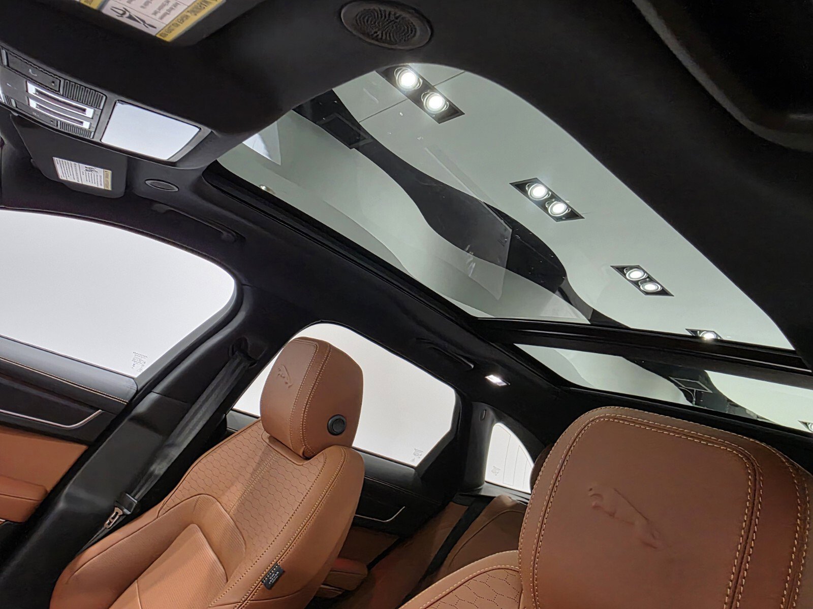 New 2026 Jaguar F-PACE R-Dynamic S image 8