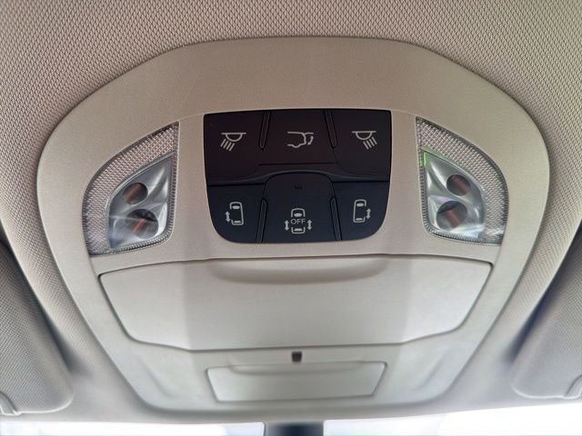 Used 2024 Chrysler Voyager LX FWD image 33