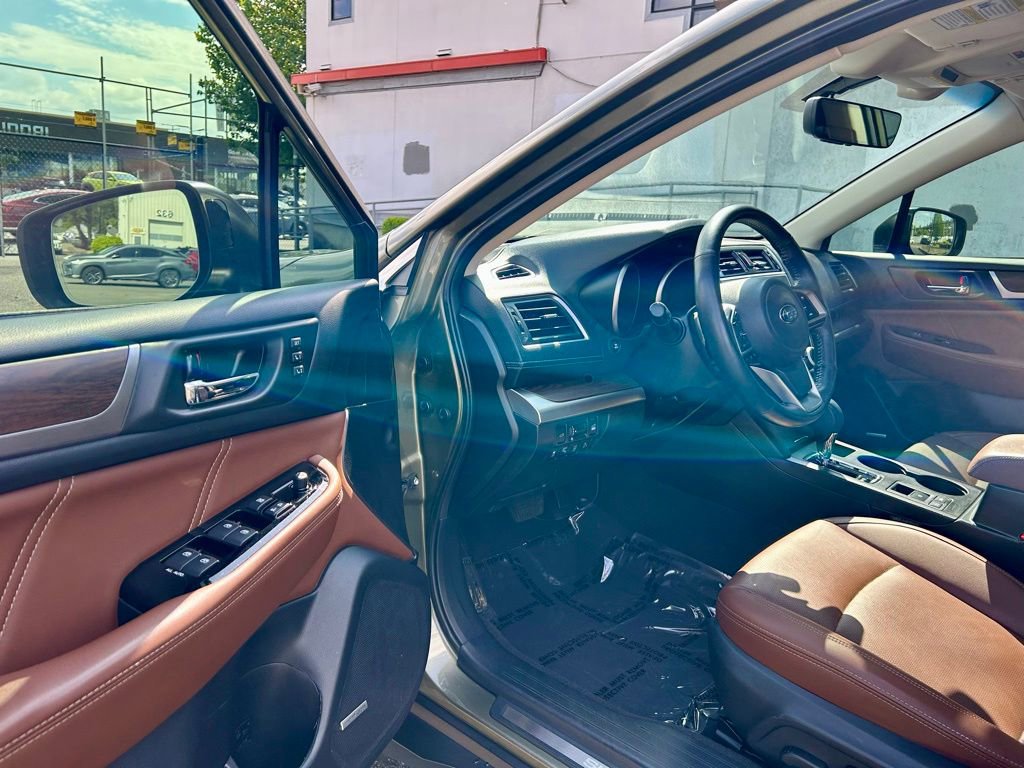 Used 2018 Subaru Outback 3.6R Touring AWD/4WD image 8