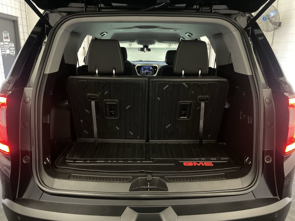 Used 2023 GMC Acadia SLE w/ Elevation Edition FWD image 19