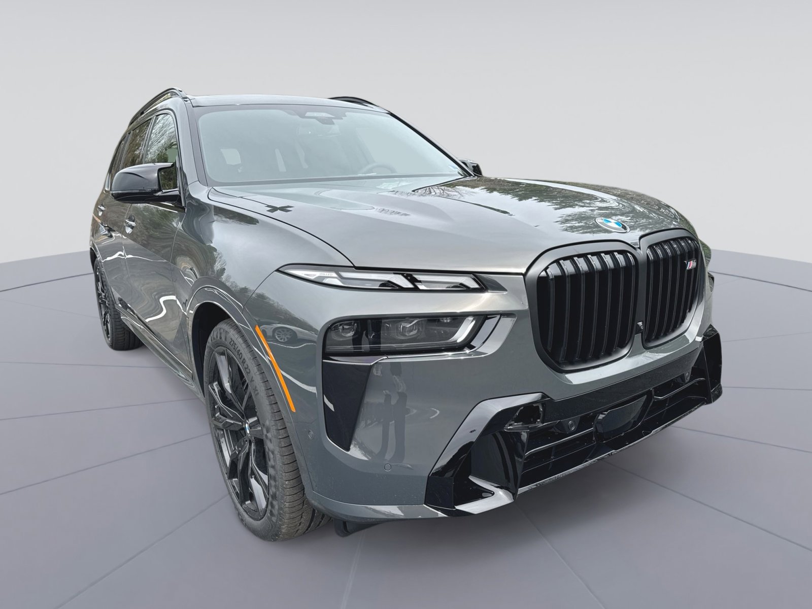 New 2026 BMW X7 M60i image 3