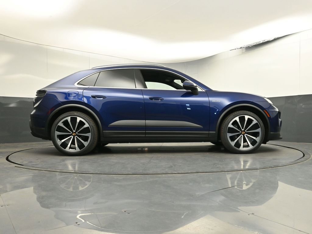 New 2025 Porsche Macan Electric RWD image 32