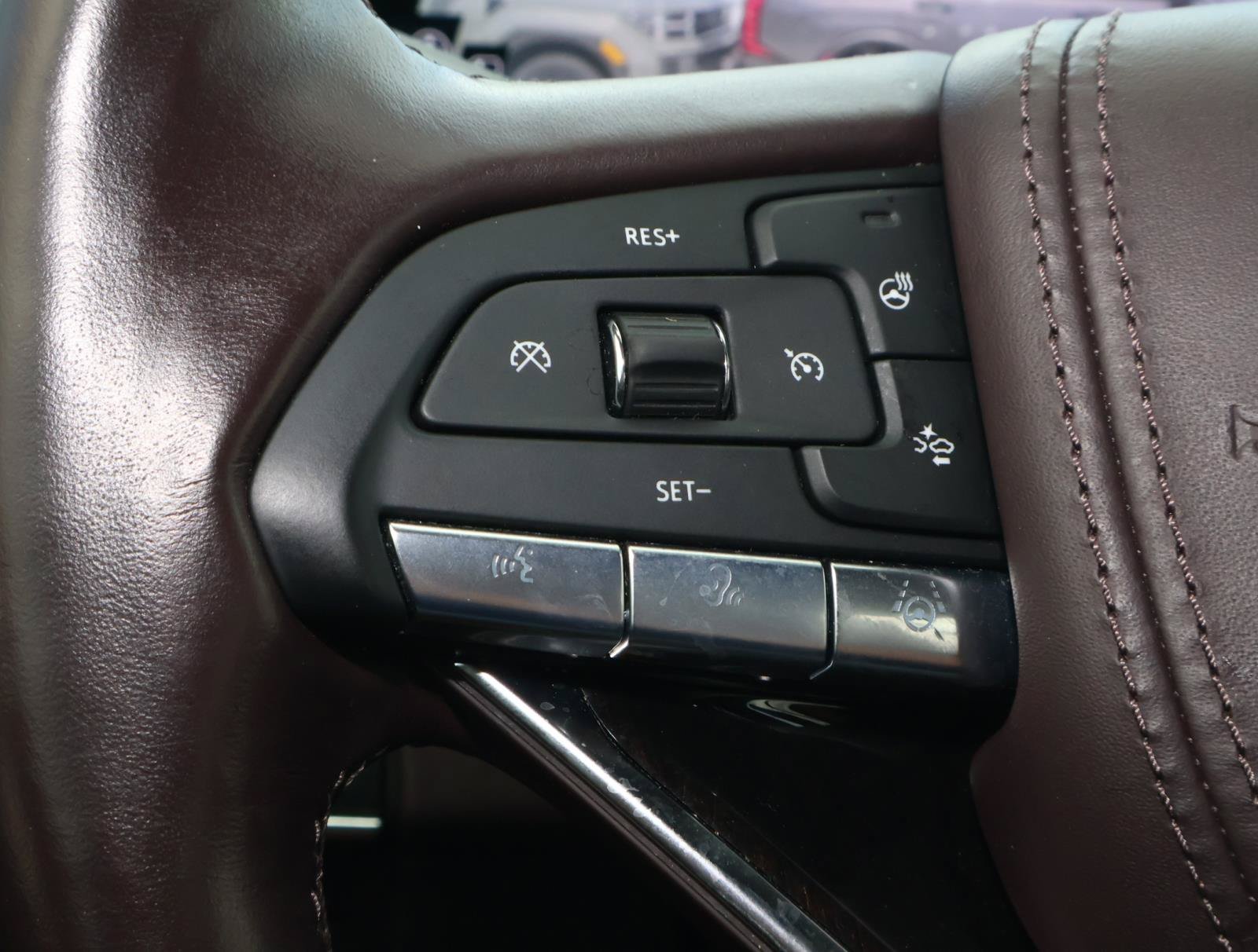 Used 2024 Cadillac Escalade Sport Platinum AWD/4WD image 35