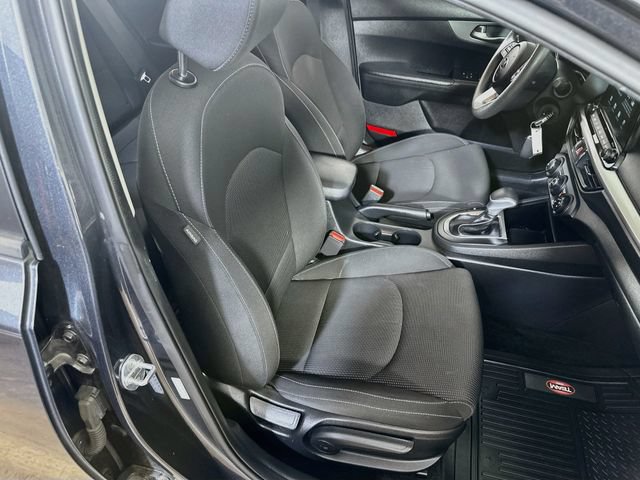 Used 2021 Kia Forte LXS FWD image 10