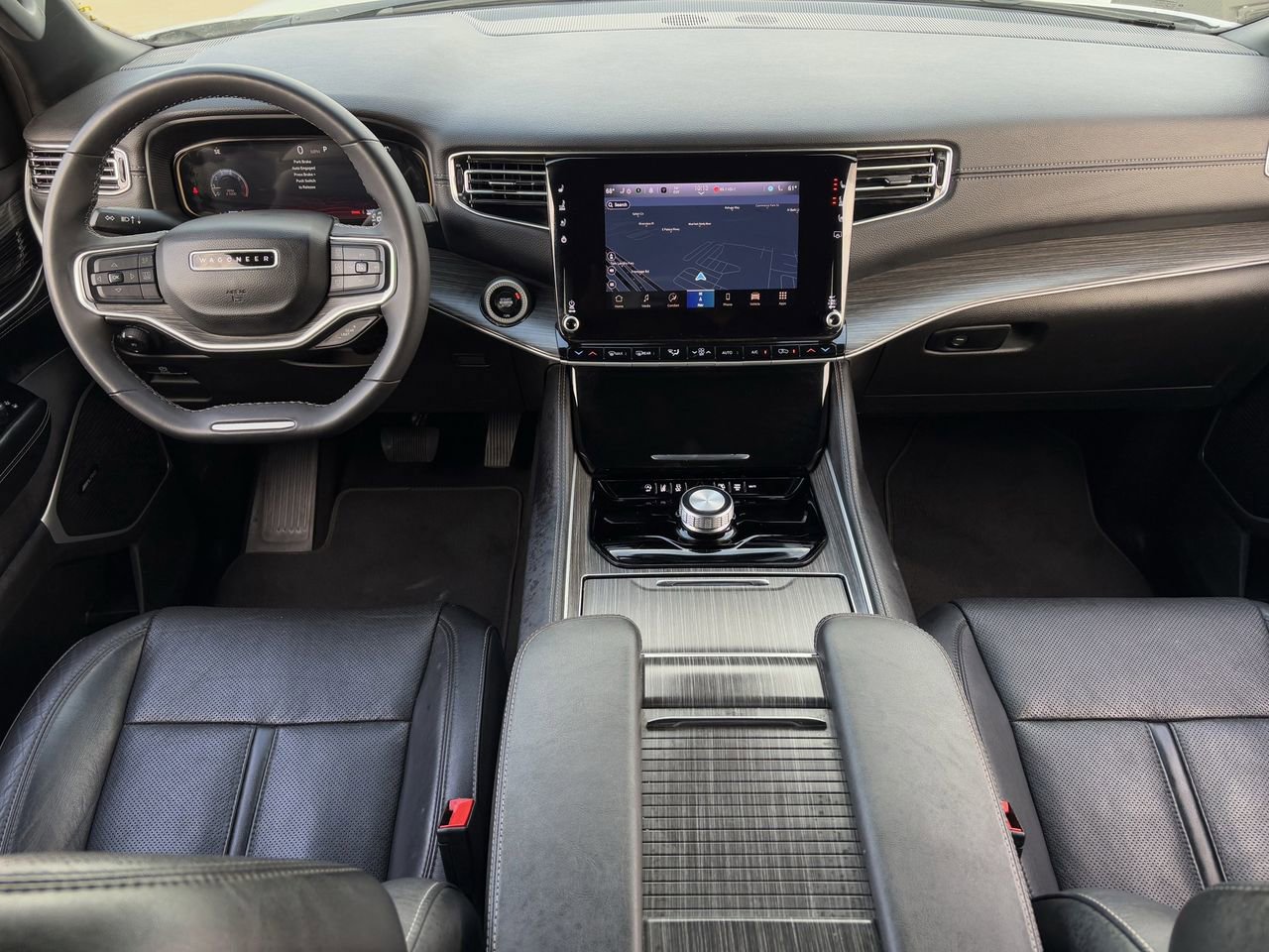 Used 2024 Jeep Wagoneer L Series II image 12