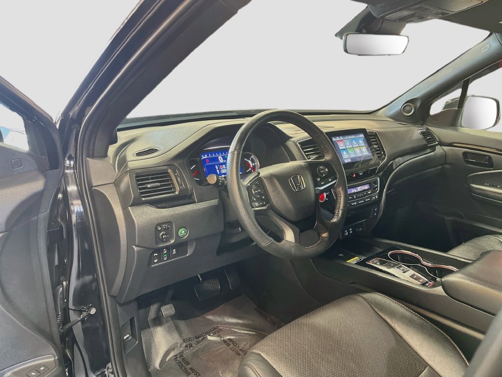 Used 2025 Honda Passport Black Edition image 9