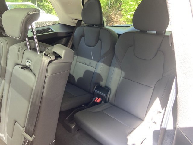 New 2026 Volvo XC90 B6 Plus w/ Protection Package Premier image 15