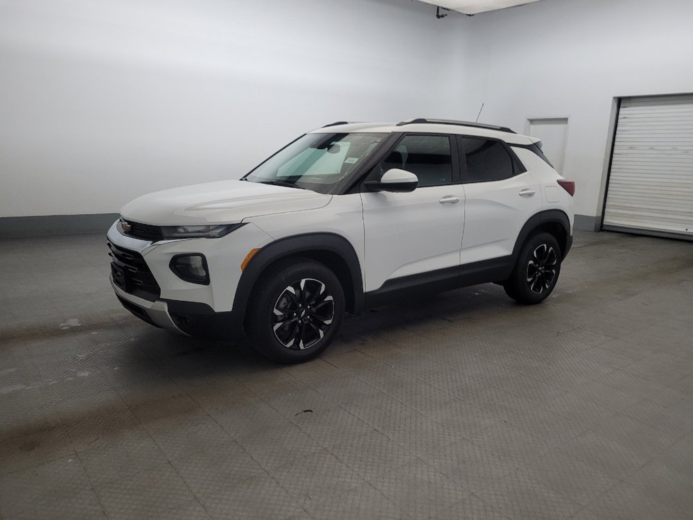 Used 2022 Chevrolet TrailBlazer LT w/ Convenience Package FWD image 2