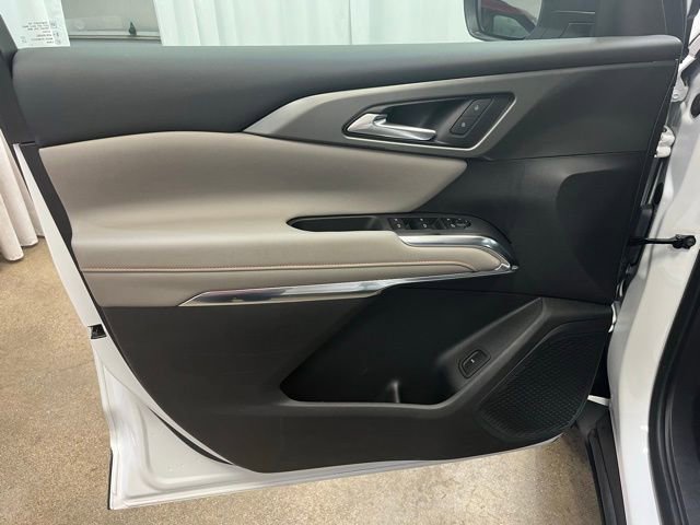 Used 2025 Chevrolet Traverse LT image 30