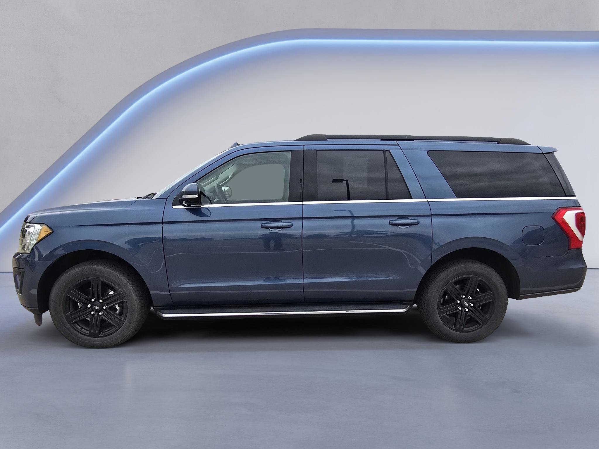 Used 2020 Ford Expedition Max XLT w/ Equipment Group 202A AWD/4WD image 2