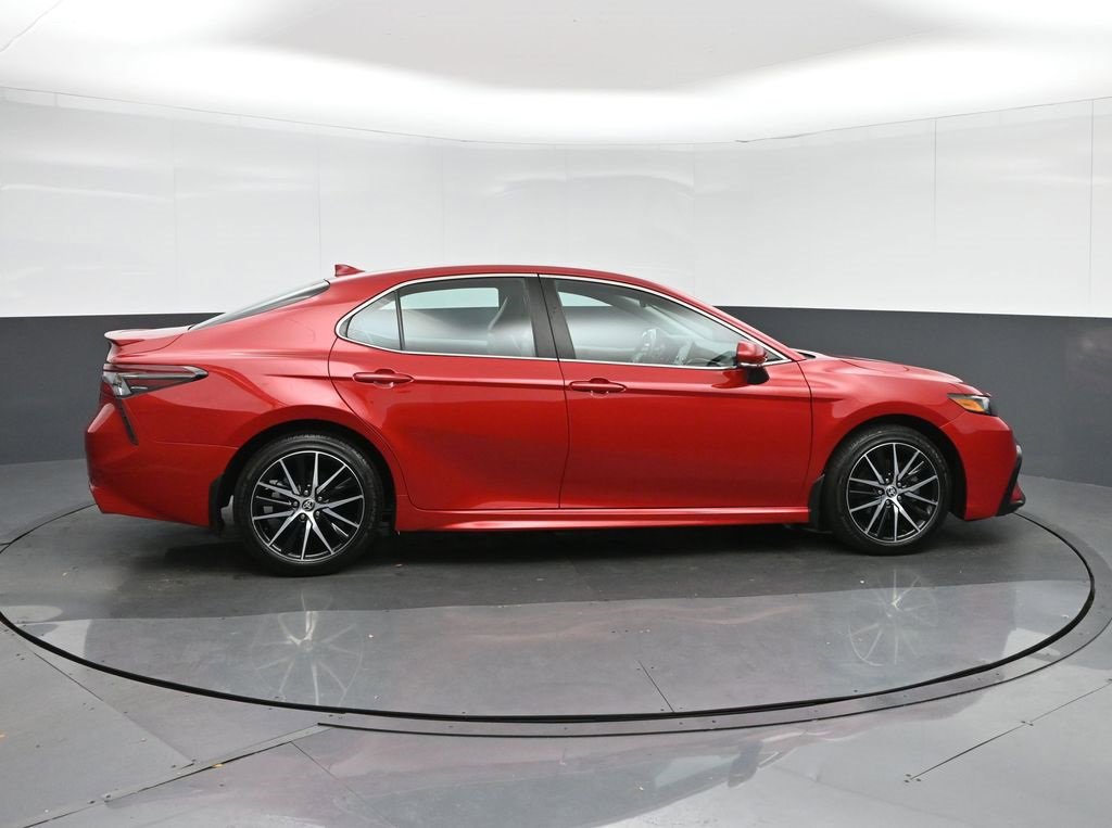 Used 2023 Toyota Camry SE image 8