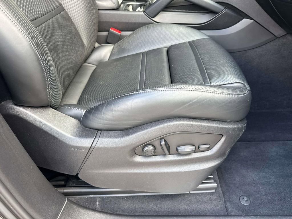 Certified 2023 Porsche Cayenne S Platinum image 17