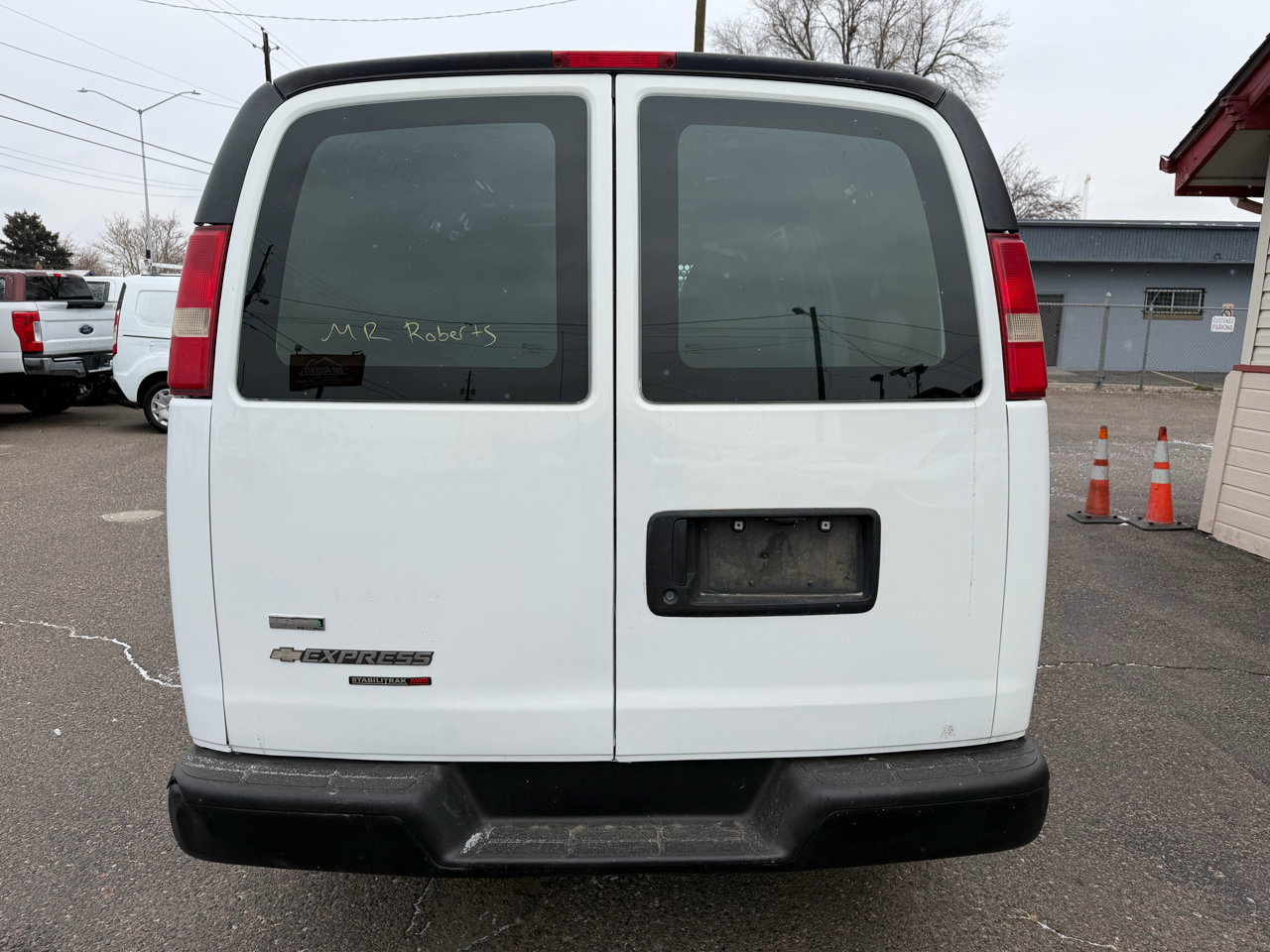 Used 2011 Chevrolet Express 1500 AWD image 3