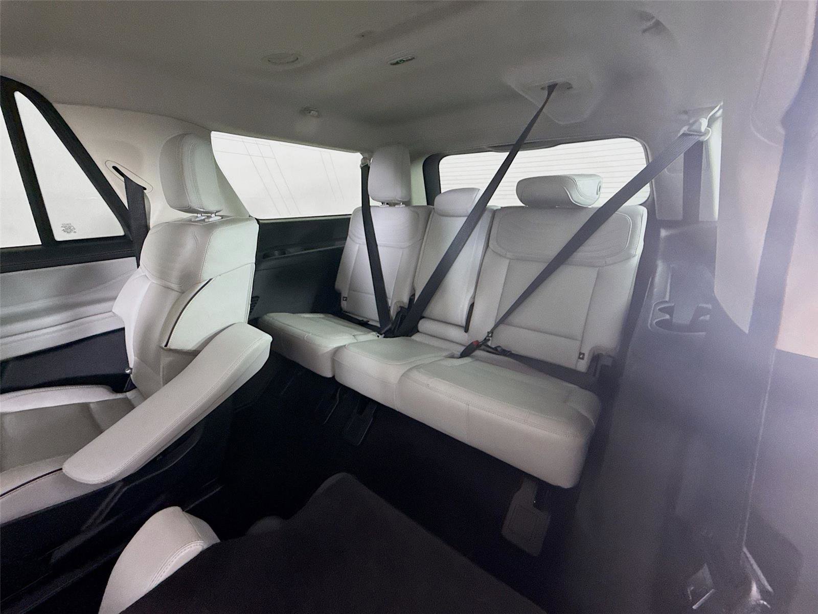 Used 2025 Ford Expedition Max Platinum w/ Platinum Ultimate Package AWD/4WD image 17