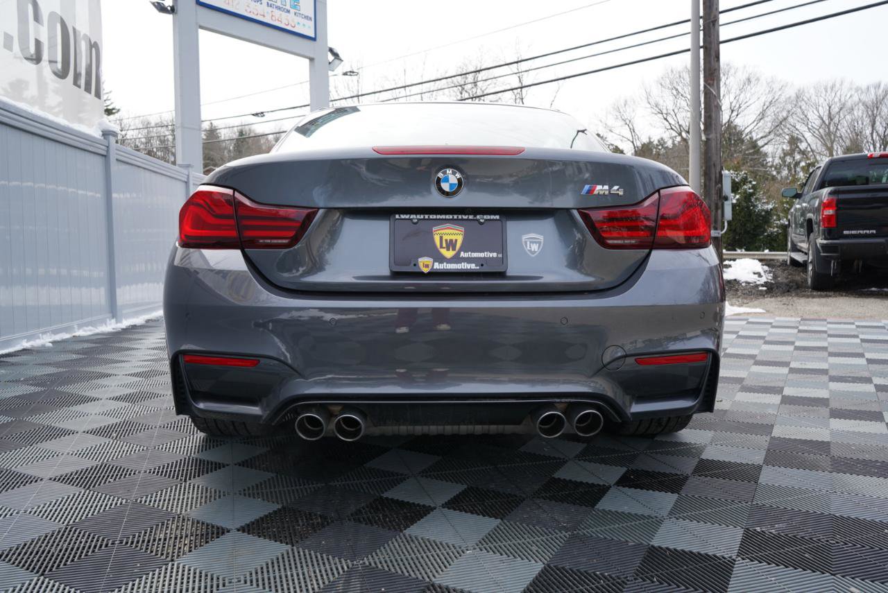 Used 2020 BMW M4 Convertible w/ Executive Package image 8