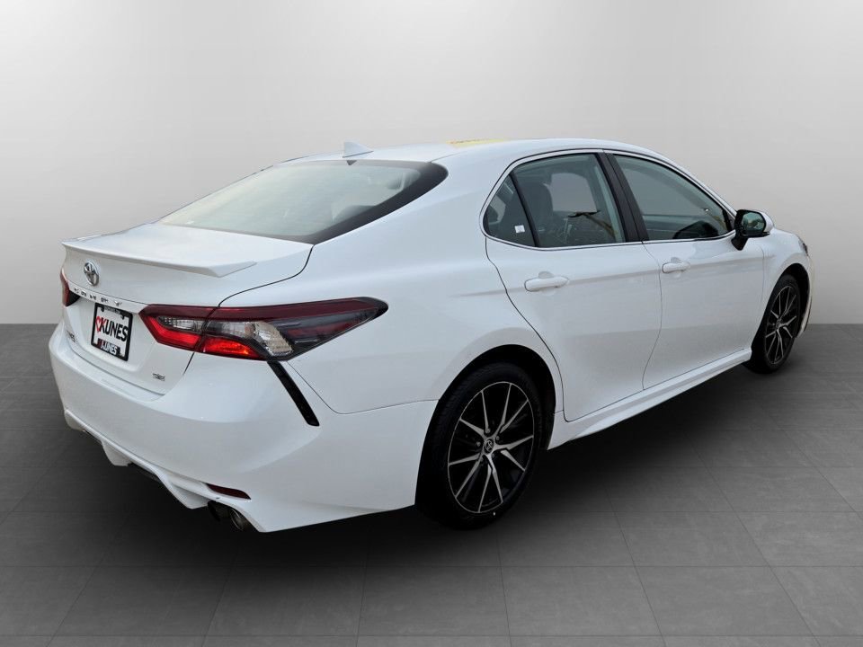 Used 2023 Toyota Camry SE image 7