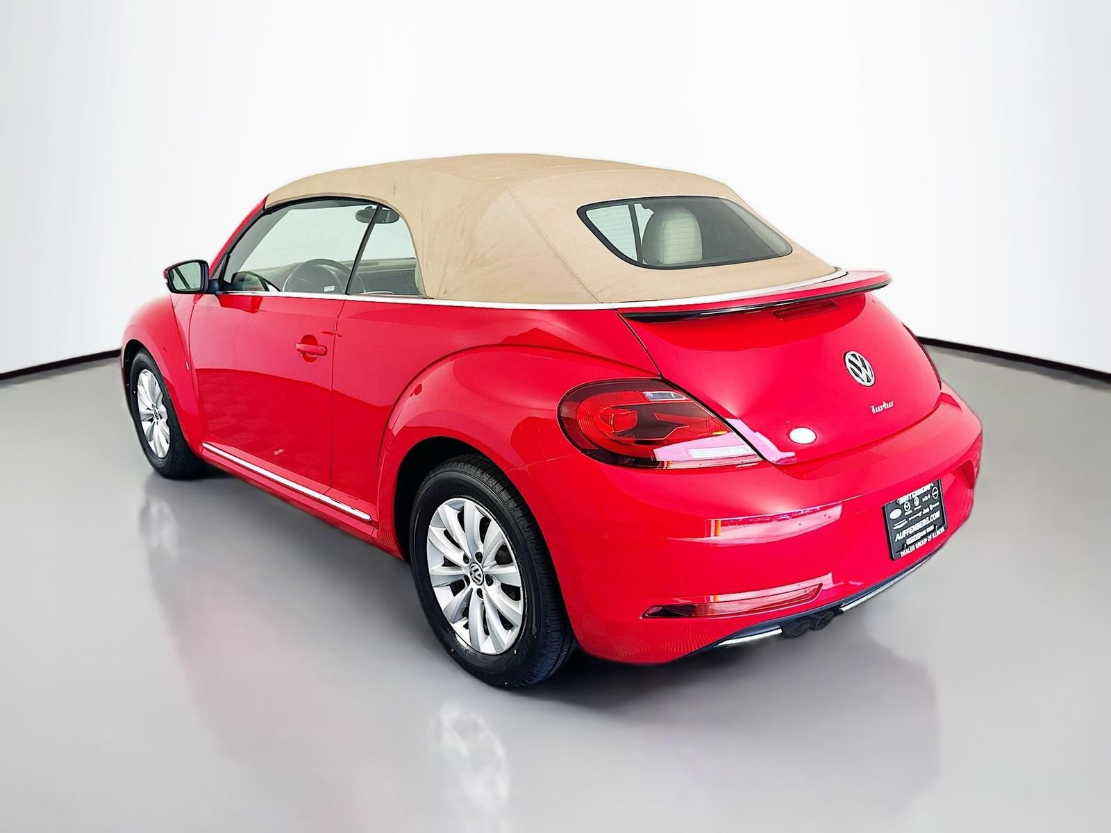 Used 2019 Volkswagen Beetle 2.0T S FWD image 5