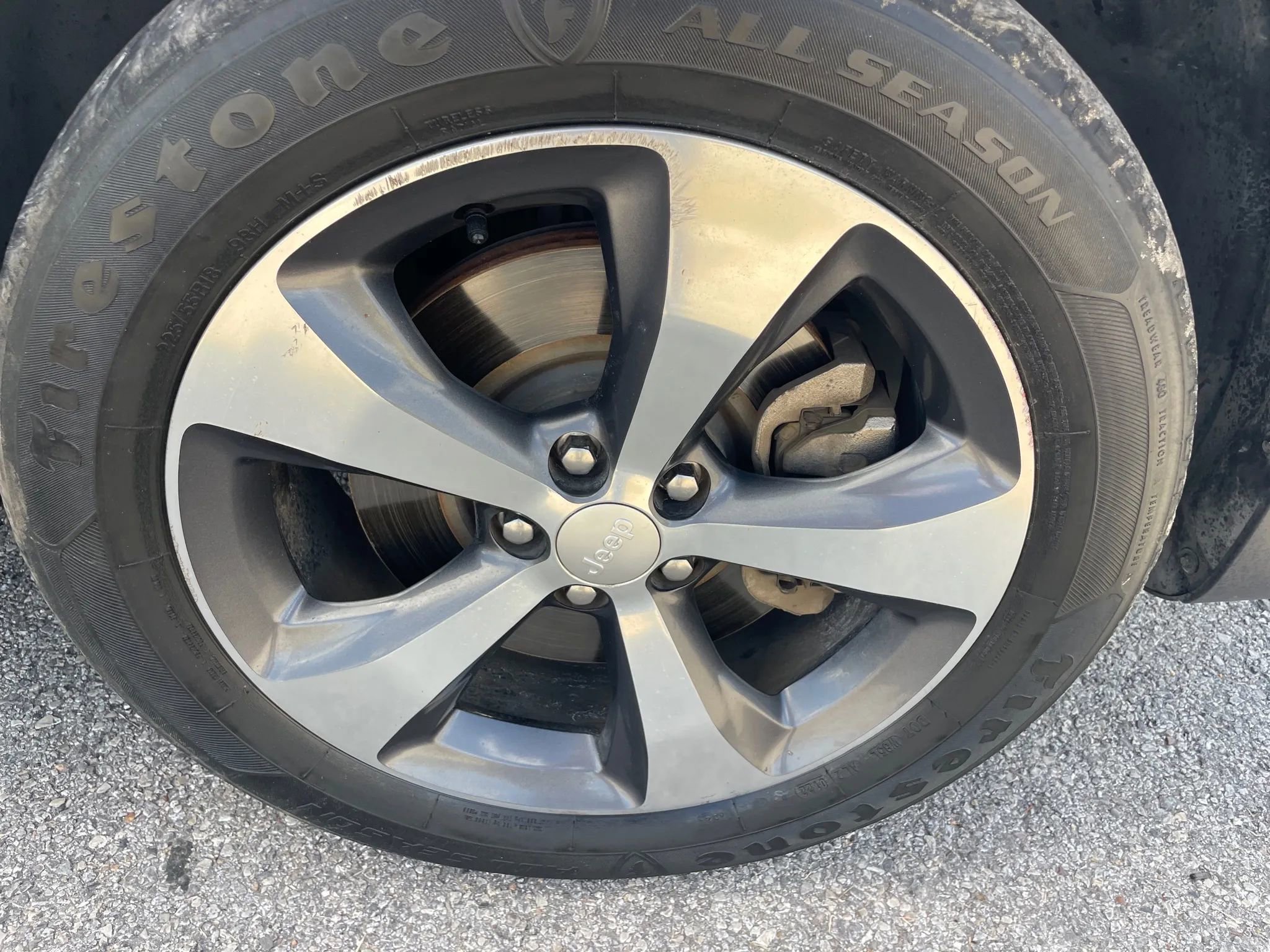 Used 2019 Jeep Cherokee Limited w/ Luxury Group FWD image 8