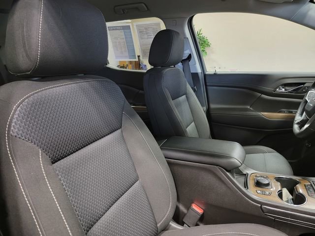 Certified 2023 GMC Acadia SLE w/ Driver Convenience Package image 17